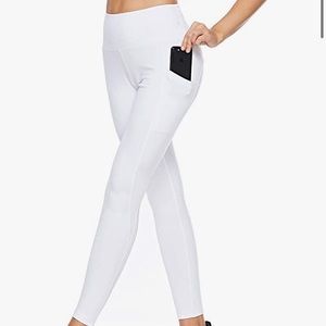 White small pocket leggings